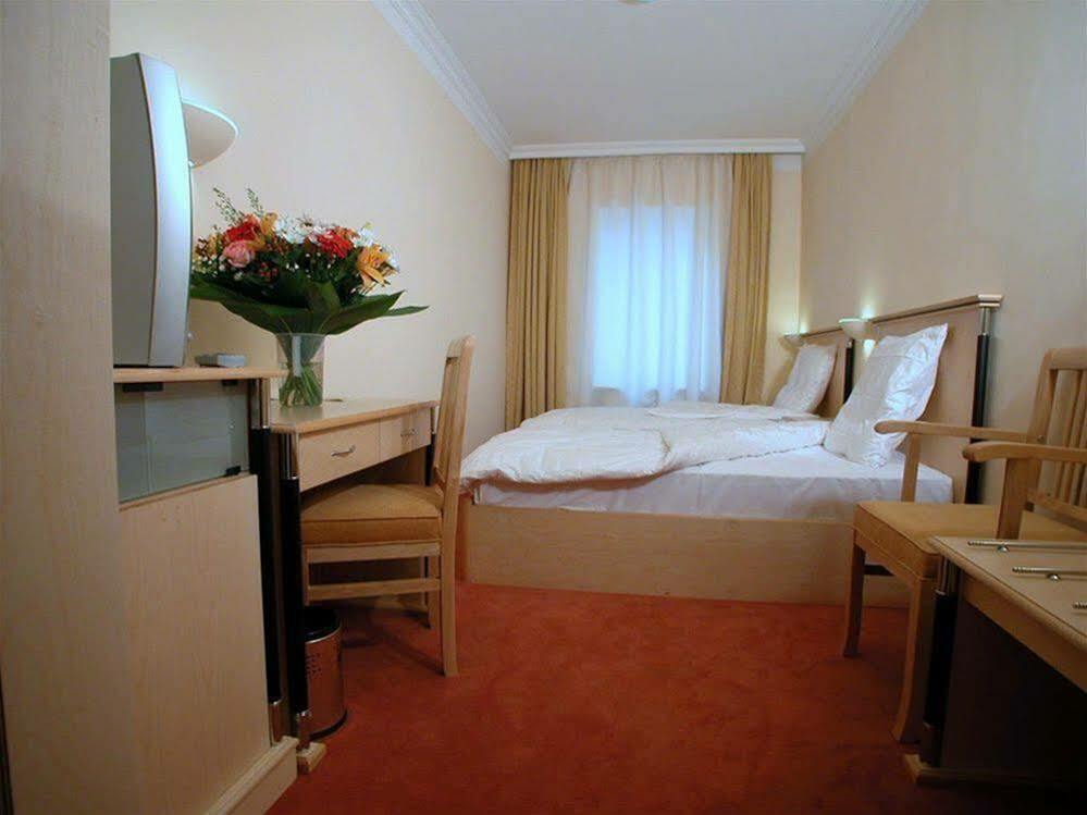 Hotel Atlas Monachium Zewnętrze zdjęcie